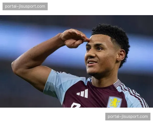 英超“足球梦想”项目走进伦敦小学,沃特金斯担任一日教练 英超“足球梦想”项目走进伦敦小学,沃特金斯担任一日教练