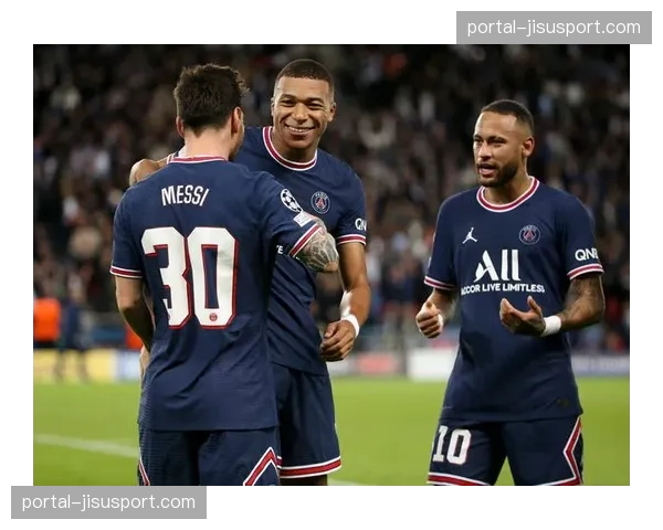 媒体预测本轮最佳阵容,巴黎攻击线多人入选 媒体预测本轮最佳阵容,巴黎攻击线多人入选