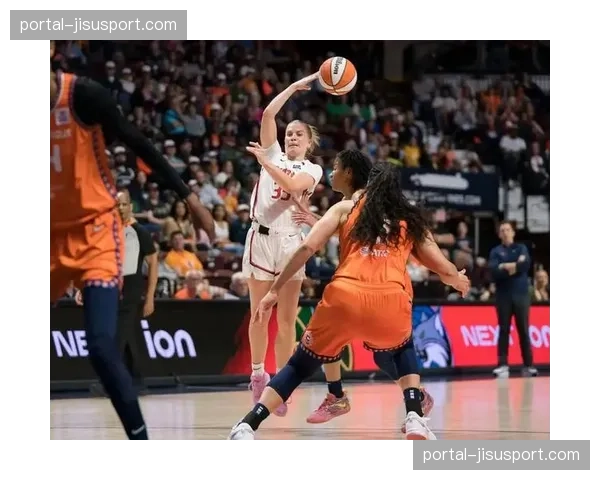 训练营花絮：华盛顿神秘人队内对抗赛上演压哨绝杀，引爆全场气氛